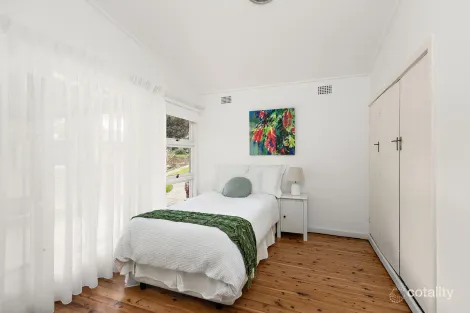 Property photo of 14 Heather Crescent Garden Suburb NSW 2289