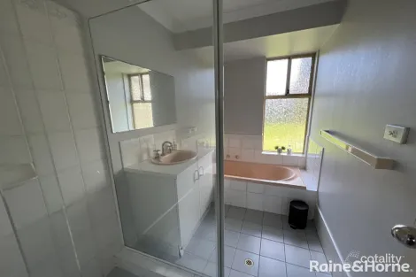 Property photo of 18 Cordoba Way Orana WA 6330