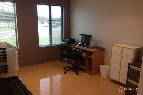 Property photo of 1 Southaven Green Success WA 6164