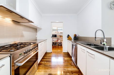 Property photo of 26 Landini Circuit Cranbourne North VIC 3977