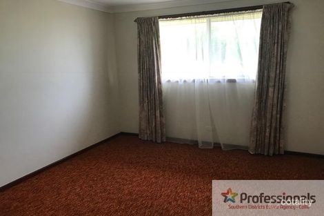 Property photo of 2 Moira Road Collie WA 6225
