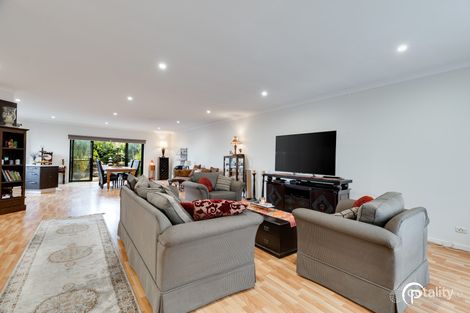 Property photo of 4/59 Fairholme Boulevard Berwick VIC 3806