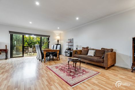 Property photo of 4/59 Fairholme Boulevard Berwick VIC 3806