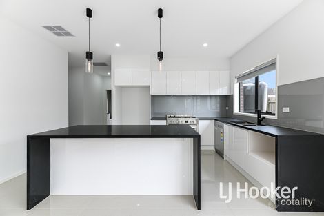 Property photo of 2/25 Broadhurst Road Pakenham VIC 3810