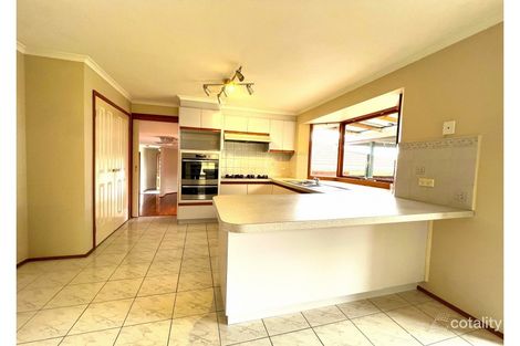 Property photo of 17 Warana Drive Hampton Park VIC 3976