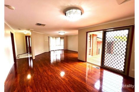 Property photo of 17 Warana Drive Hampton Park VIC 3976