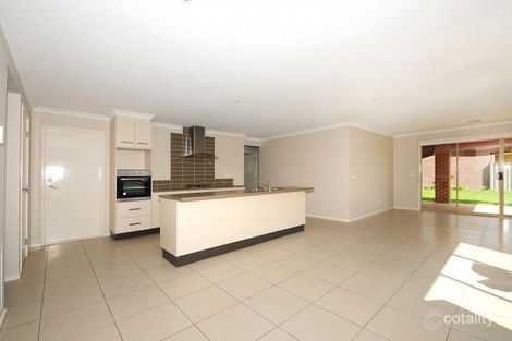 Property photo of 10 Ardent Crescent Cranbourne East VIC 3977