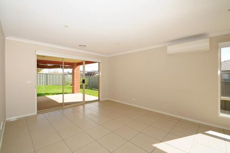 Property photo of 10 Ardent Crescent Cranbourne East VIC 3977