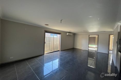 Property photo of 9 Grovedale Way Manor Lakes VIC 3024
