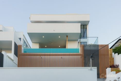 Property photo of 37 Majestic Outlook Seven Hills QLD 4170