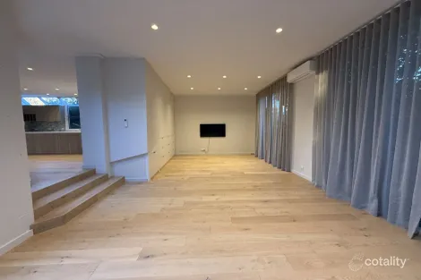 Property photo of 5 Keverell Road Caulfield North VIC 3161