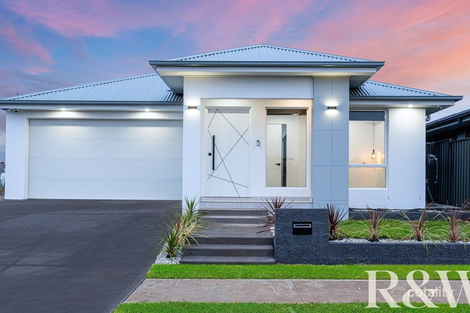 Property photo of 33 Globe Street Grantham Farm NSW 2765