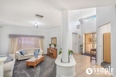 17 Beckett Cl, Lake Coogee, WA 6166