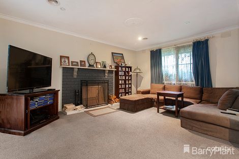 Property photo of 18 Chirnside Road Berwick VIC 3806