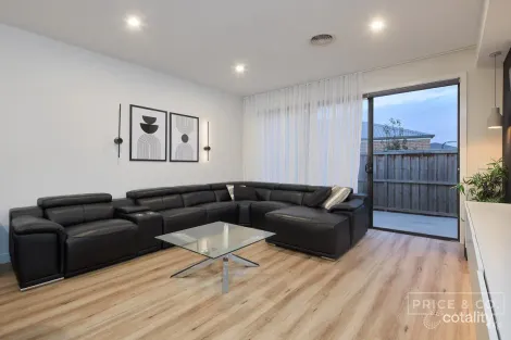 Property photo of 215 Ernstbrook Drive Clyde VIC 3978