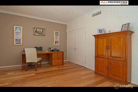 Property photo of 4 Camberwell Place Forest Lake QLD 4078