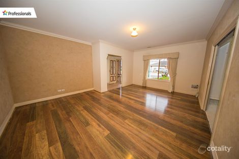 Property photo of 2 Kym Place Melton VIC 3337