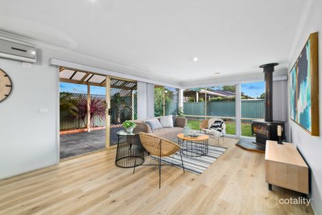 Property photo of 5 Thistlewood Place Cranbourne East VIC 3977