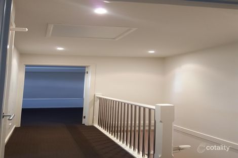 Property photo of 18/1 Clearwater Rise Parade Truganina VIC 3029