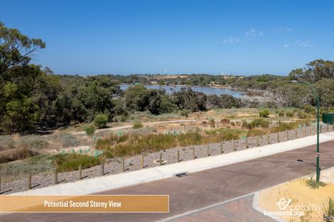 6 Preston Dr, Lake Coogee, WA 6166