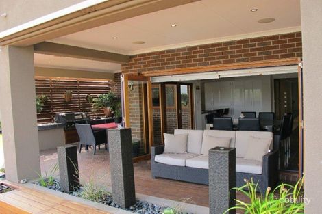 Property photo of 20 Lauriston Quay Caroline Springs VIC 3023