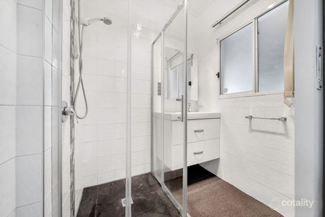 Property photo of 37 Chestnut Road Doveton VIC 3177