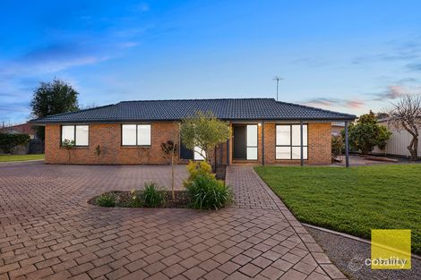 15 CHAUCER CL, DELAHEY, VIC 3037