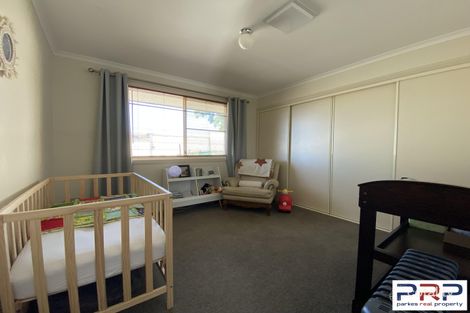 Property photo of 2 Mengarvie Road Parkes NSW 2870