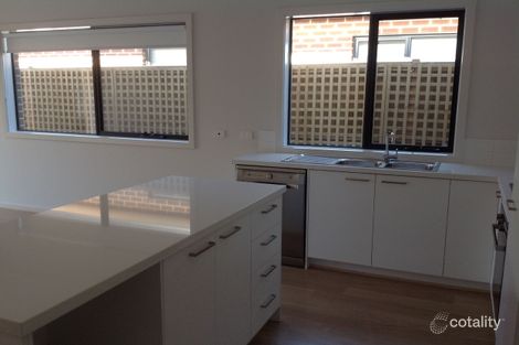 Property photo of 38 Livida Circuit Lyndhurst VIC 3975