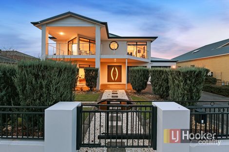 Property photo of 2 Brookland Greens Boulevard Cranbourne VIC 3977