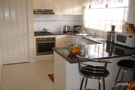 Property photo of 2 Nandaly Place Cranbourne West VIC 3977