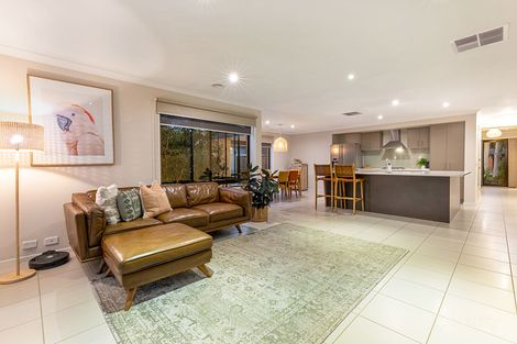 Property photo of 16 Nubrena Drive Strathfieldsaye VIC 3551