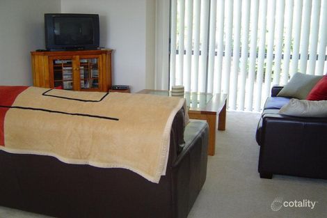 Property photo of 8 Cope Place Pacific Pines QLD 4211