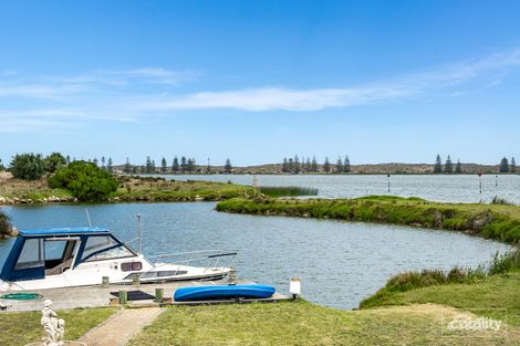 Property photo of 27 Arcadia Avenue Hindmarsh Island SA 5214