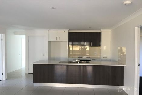 Property photo of 2/10 Firestone Avenue Pimpama QLD 4209