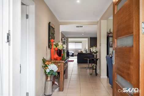 Property photo of 36 Bowral Loop Craigieburn VIC 3064