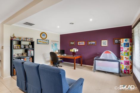 Property photo of 36 Bowral Loop Craigieburn VIC 3064