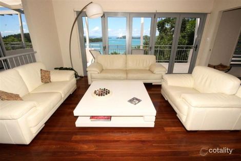 Property photo of 41 Harbour Avenue Shute Harbour QLD 4802