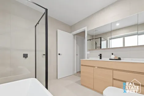 Property photo of 2 Wavy Circuit Officer VIC 3809