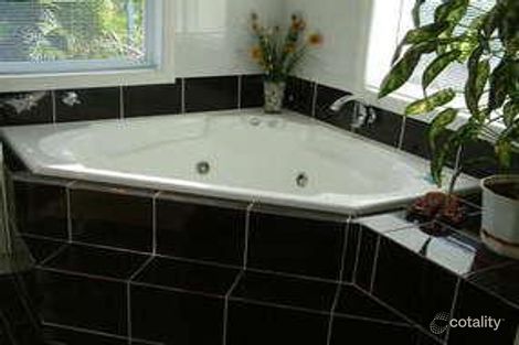 Property photo of 10 Narrun Place Eight Mile Plains QLD 4113