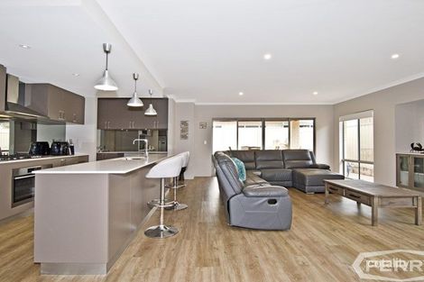 Property photo of 7 Balclutha Crescent Madora Bay WA 6210