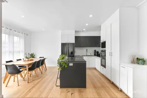 32 Maple Cres, Bell Park, VIC 3215