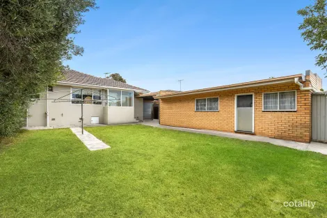 Property photo of 32 Maple Crescent Bell Park VIC 3215