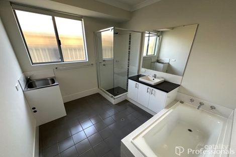 17 Elderflower St, Treeby, WA 6164