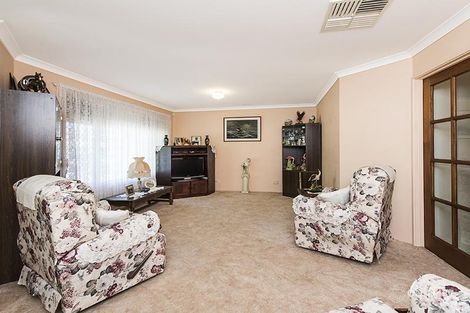 Property photo of 20 Okehampton Road Warnbro WA 6169