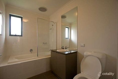 Property photo of 20 St James Park Drive Mulgrave VIC 3170