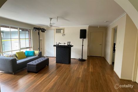 Property photo of 1 Mollis Close Narre Warren VIC 3805