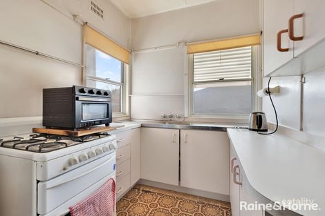 Property photo of 2 Coral Way West Bathurst NSW 2795