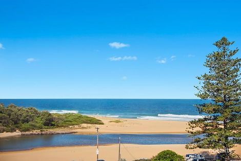Property photo of 139 Ocean View Drive Wamberal NSW 2260