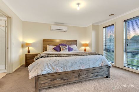 Property photo of 8 Reynard Place Cranbourne East VIC 3977